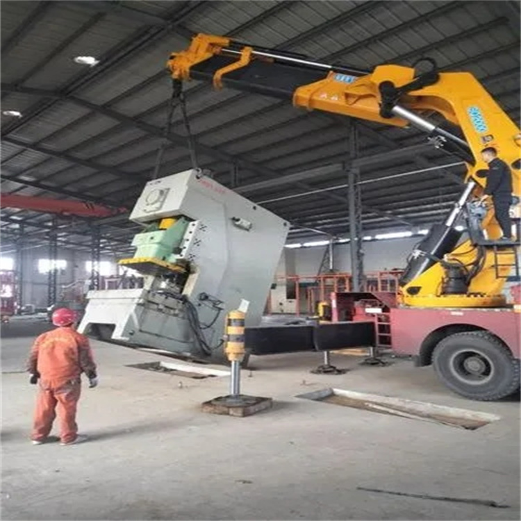 无锡新吴80吨折臂吊车出租附近电话